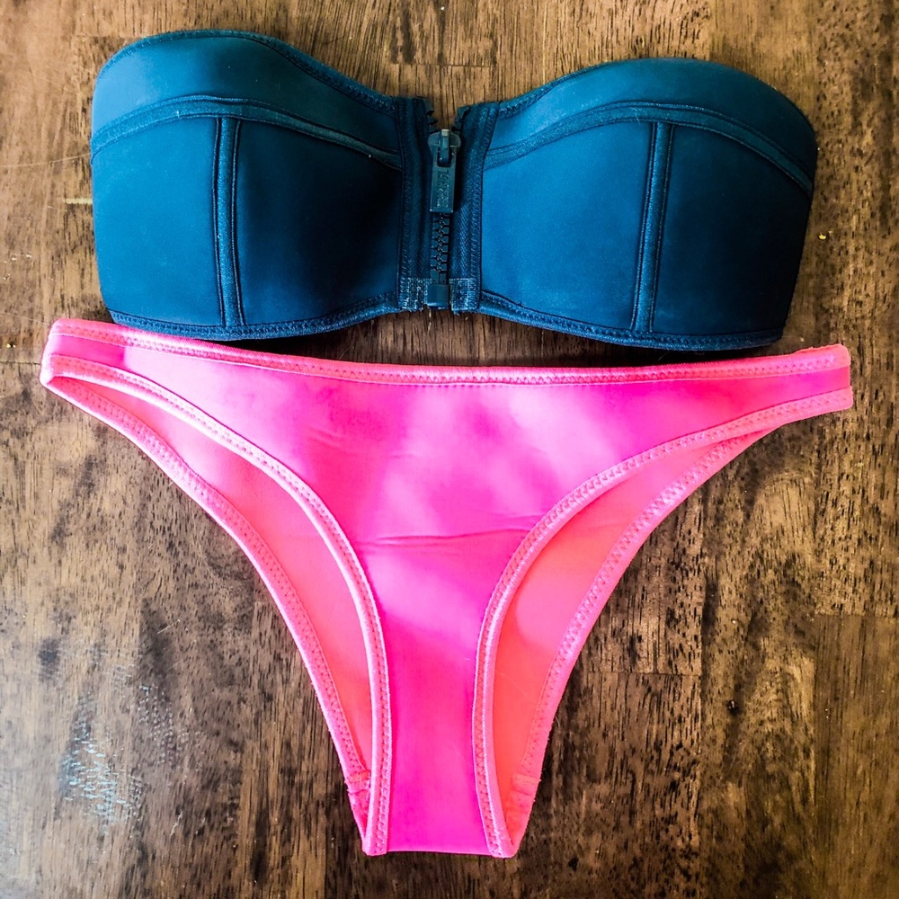 Triangl Zip Up Bandeau Bikini 💗👙